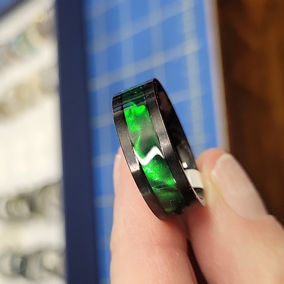 Felt's Fun Finds Other - Green & Black Band